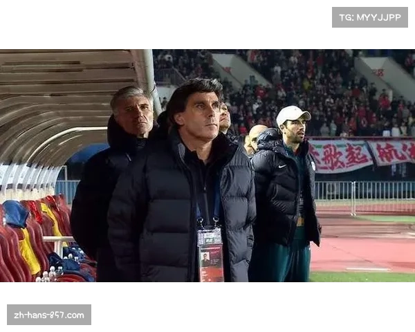 河南队防守组织严密两轮仅失1球 古斯塔沃头球展现定位球威胁 河南队防守组织严密两轮仅失1球 古斯塔沃头球展现定位球威胁